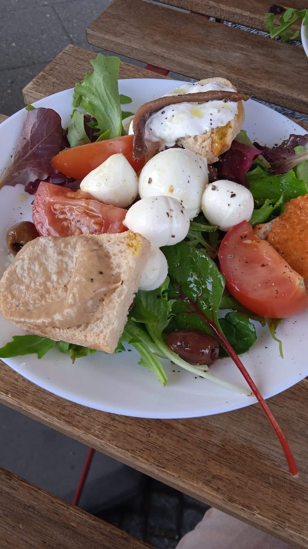 Caprese mit Bruschetta